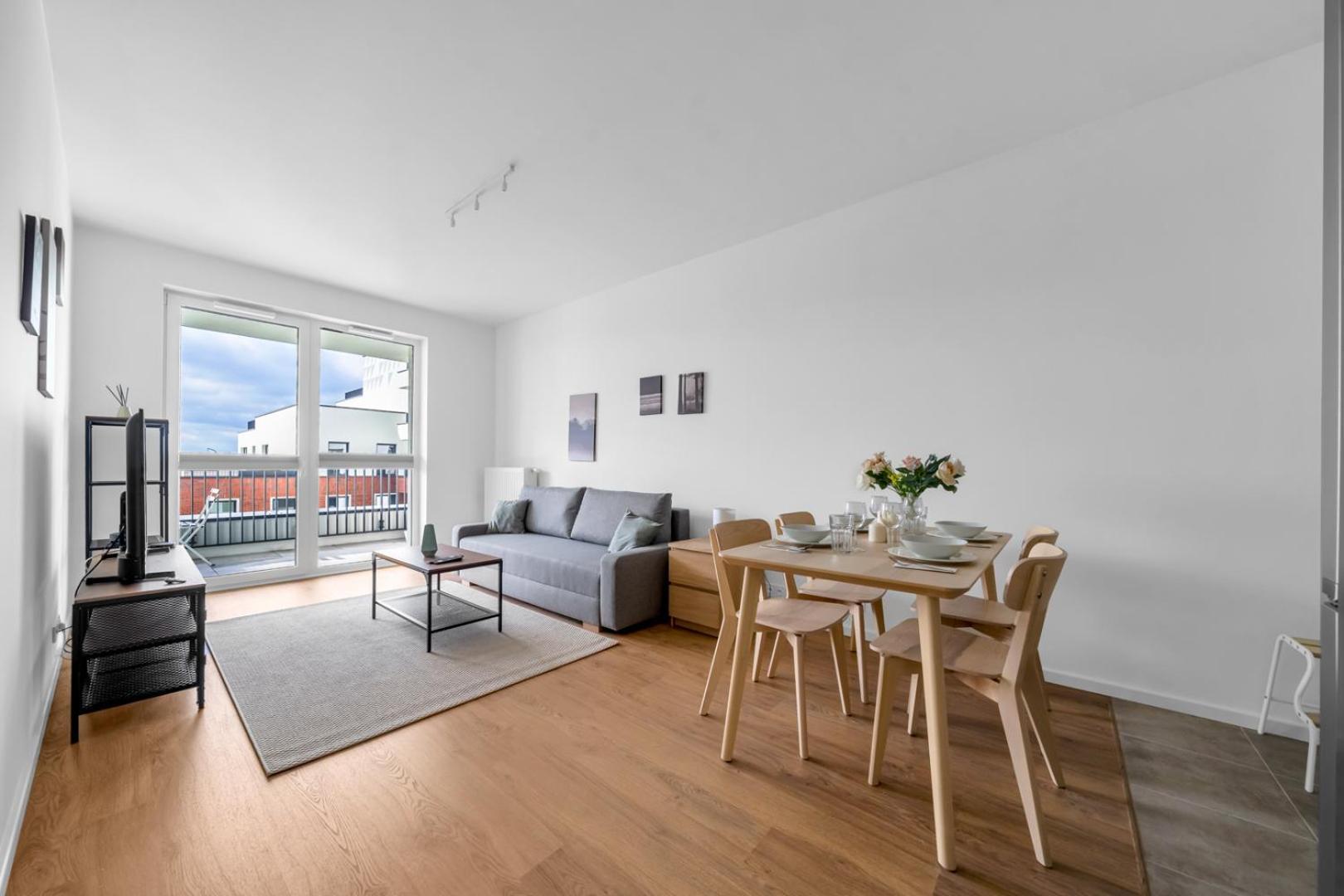 Praga - Workspace, Balcony And Parking By Rentujemy Warszawa