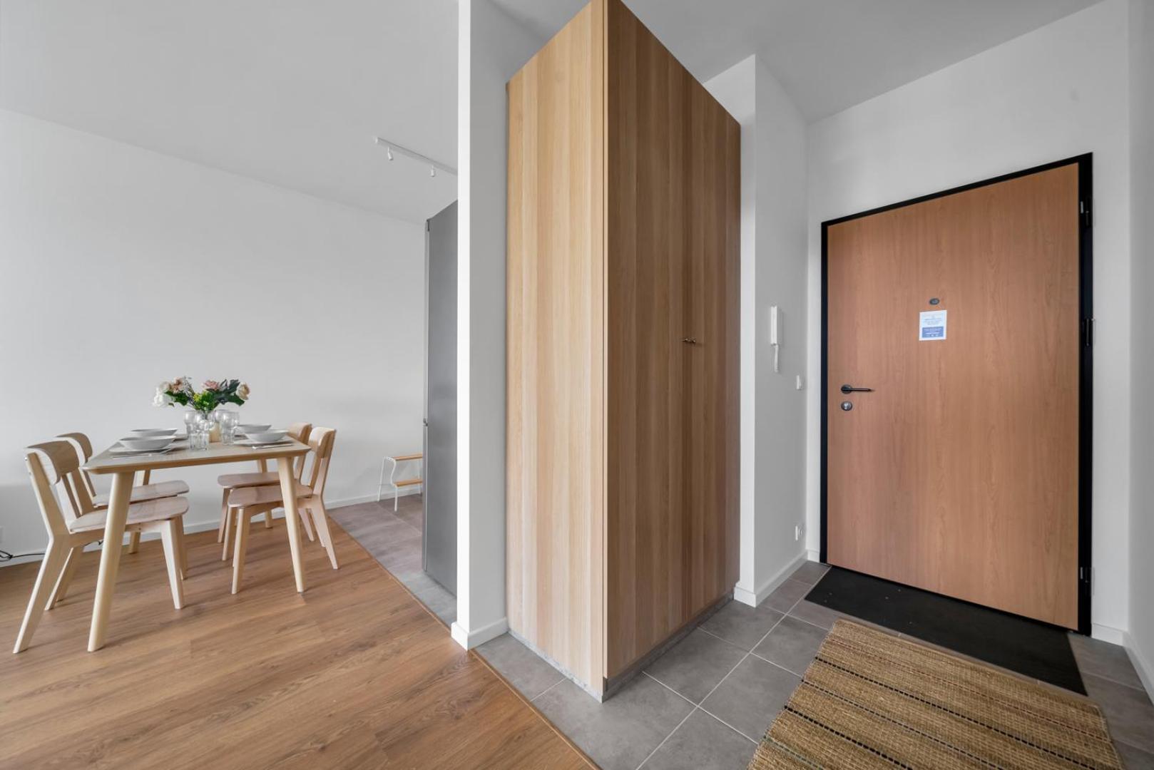 Praga - Workspace, Balcony And Parking By Rentujemy Leilighet Warszawa